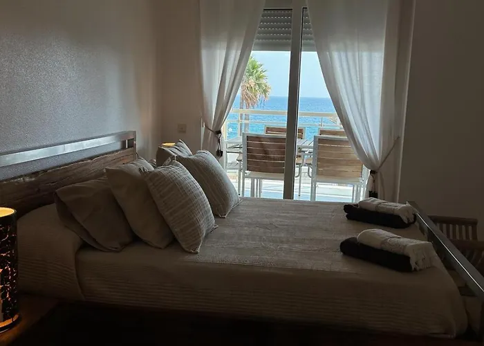 Cozy Ocean Views Хавеа
